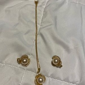 Necklace and earrings set